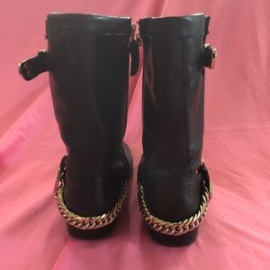 Guess boots